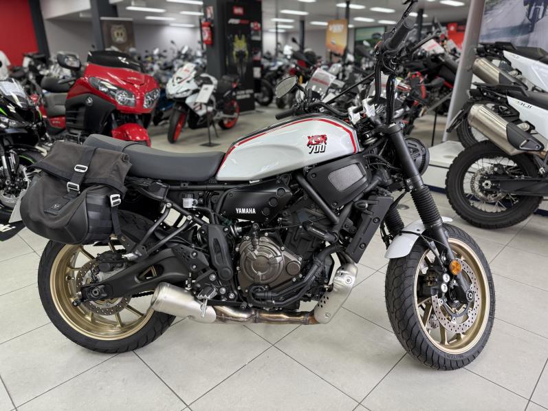 YAMAHA XSR 700 XTRIBUTE