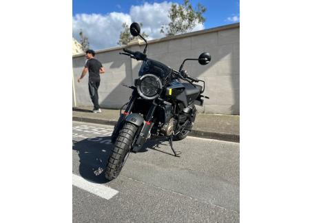 HUSQVARNA SVARTPILEN 125 ABS