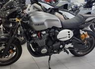 YAMAHA XJR 1300 RACER