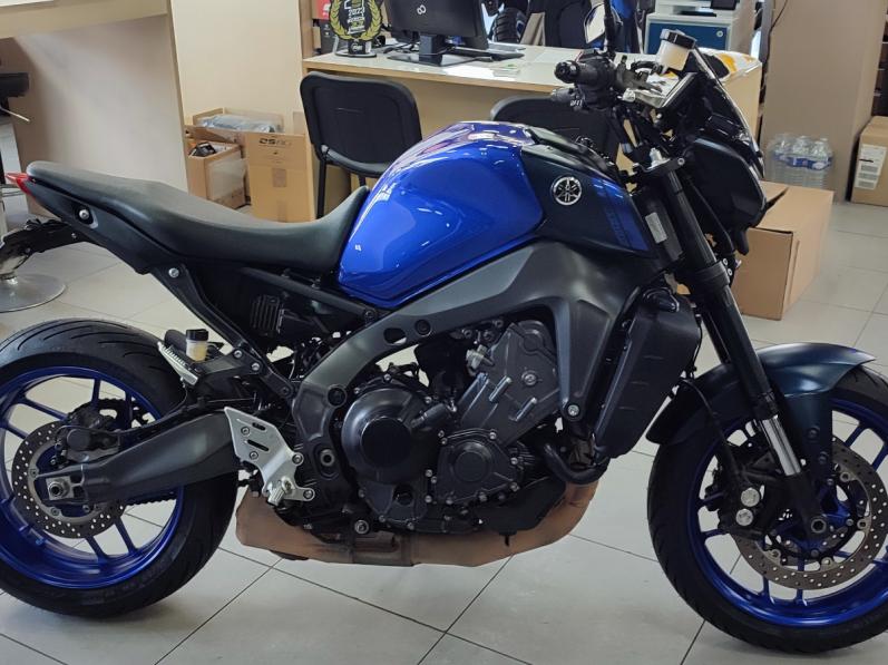 YAMAHA MT-09 
